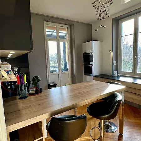 Splendide Bourgeois Avec Terrasse