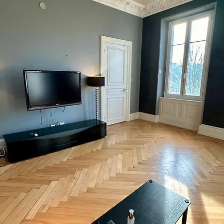Splendide Bourgeois Avec Terrasse