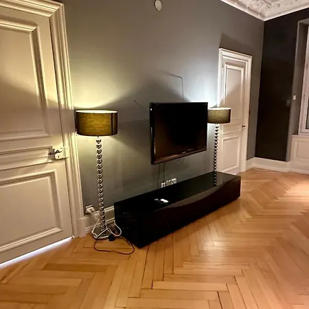 Appartement Splendide Bourgeois Avec Terrasse
