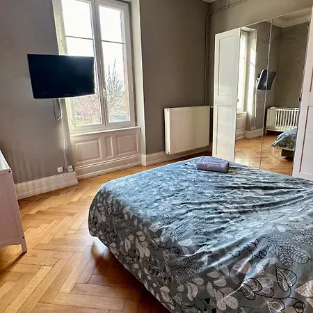Splendide Bourgeois Avec Terrasse