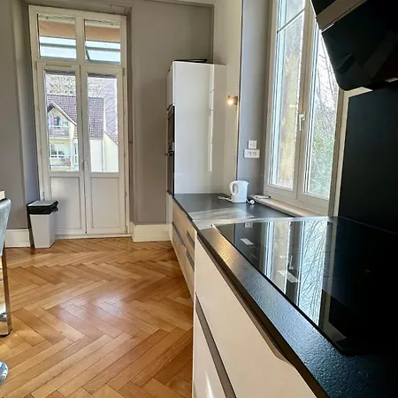 Splendide Bourgeois Avec Terrasse Appartement *